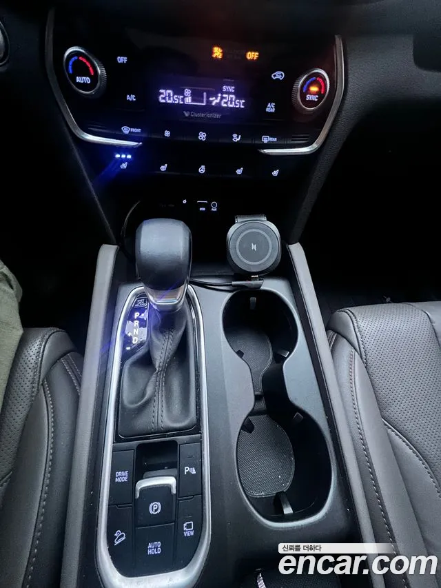 Hyundai Santa Fe 2018 thumb 9