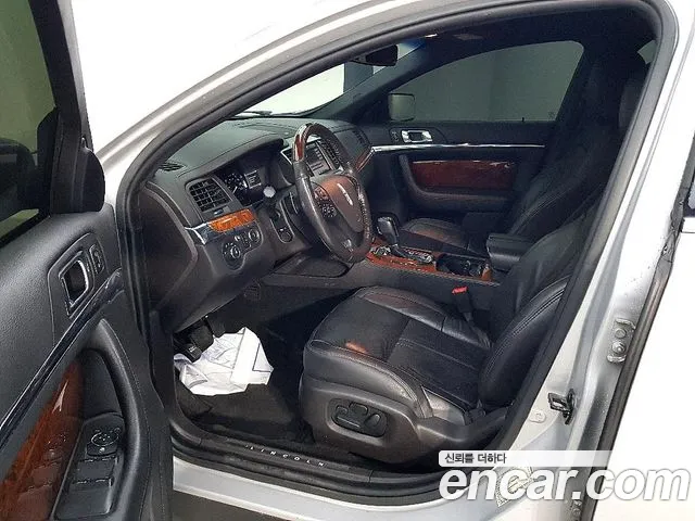 Lincoln MKS 2015 thumb 10