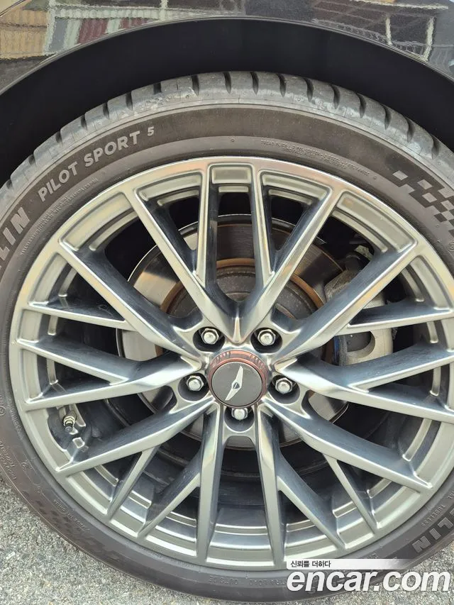 Genesis G80 2019 thumb 5