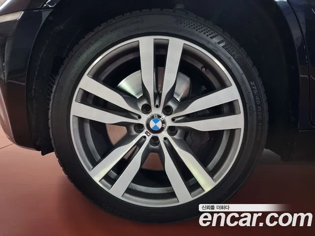 BMW X6M 2010 thumb 5