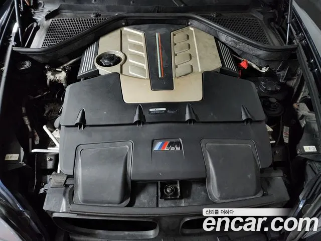 BMW X6M 2010 thumb 6