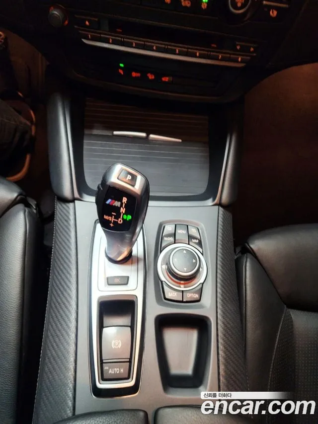 BMW X6M 2010 thumb 9