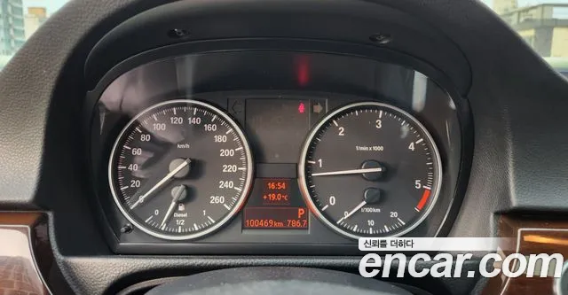 BMW 3-Series 2010 thumb 7