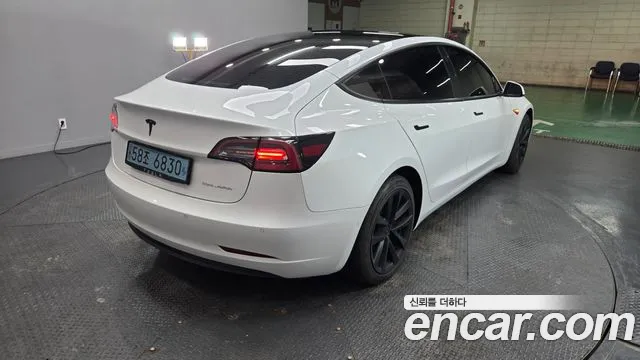 Tesla Model 3 2022 thumb 3