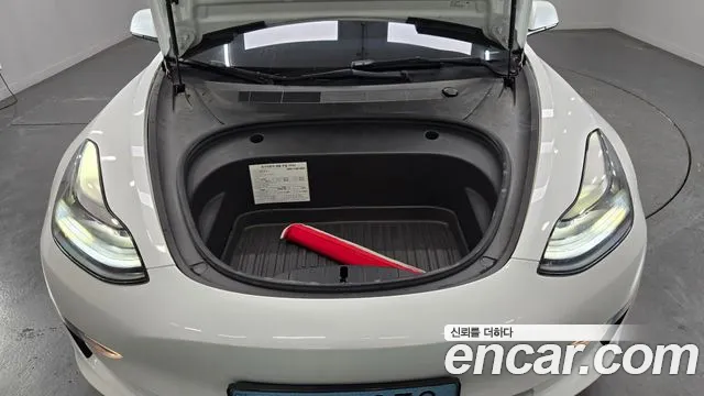 Tesla Model 3 2022 thumb 9