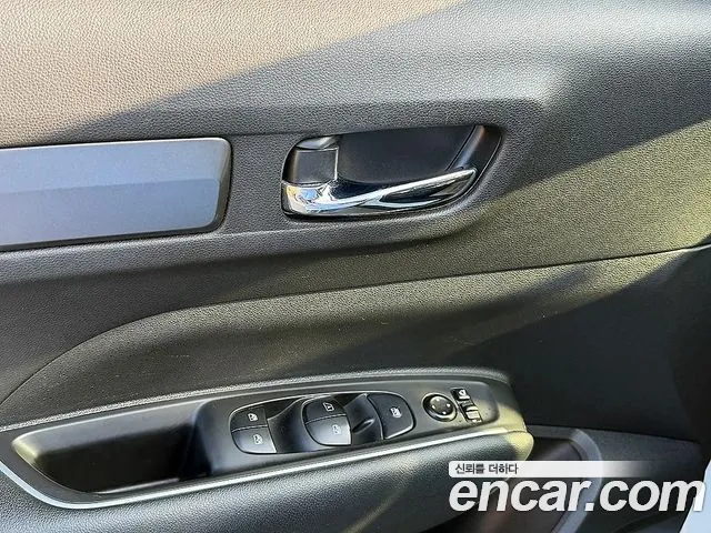 Renault-KoreaSamsung Koleos 2017 thumb 6