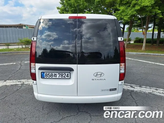 Hyundai Staria 2025 thumb 5