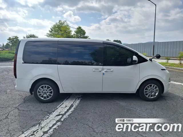 Hyundai Staria 2025 thumb 7