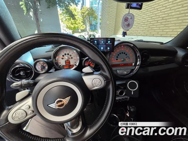 MINI Clubman 2010 thumb 10