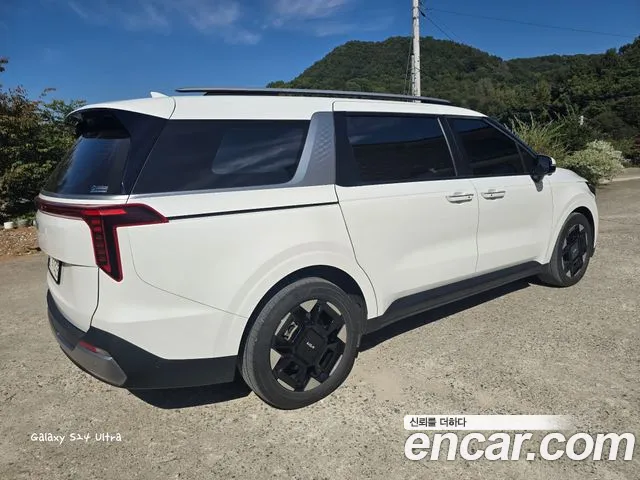 Kia Carnival 2024 thumb 2