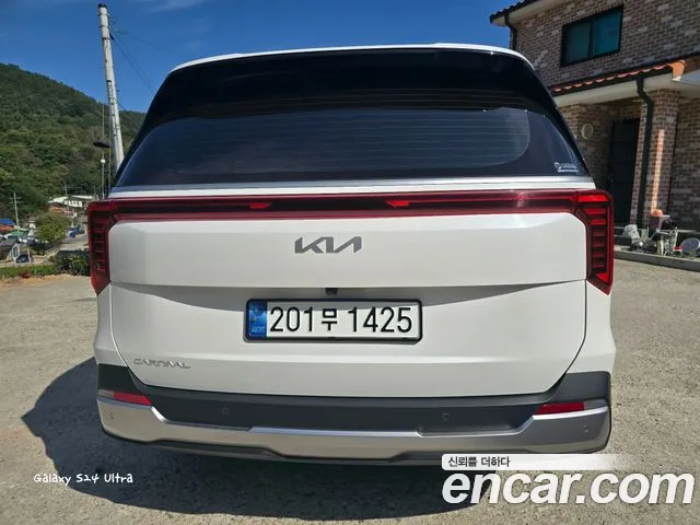 Kia Carnival 2024 thumb 4