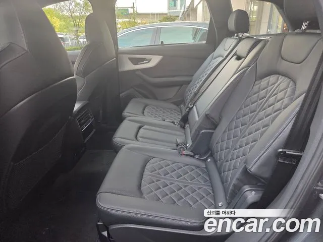 Audi Q7 2026 thumb 12