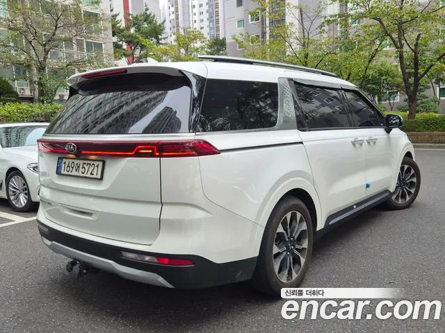 Kia Carnival 2021 thumb 4