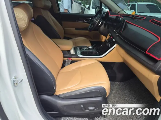 Kia Carnival 2021 thumb 10