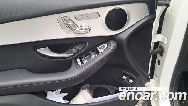 Mercedes-Benz GLC 2018 thumb 10