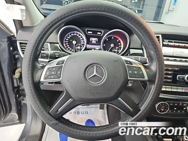 Mercedes-Benz M-class 2015 thumb 9