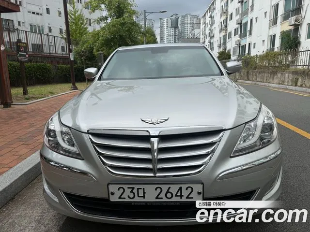 Hyundai Genesis 2013 thumb 3
