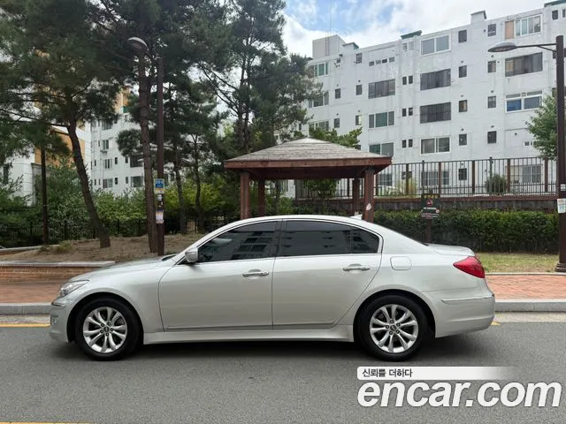 Hyundai Genesis 2013 thumb 5