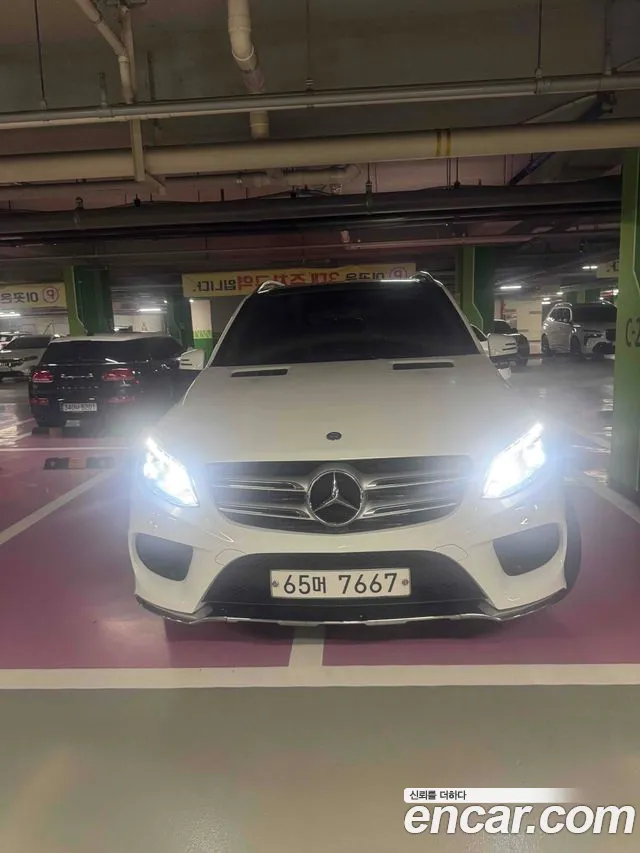 Mercedes-Benz GLE 2017 thumb 7