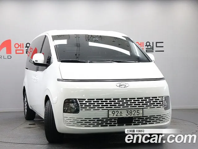 Hyundai Staria 2021 thumb 2