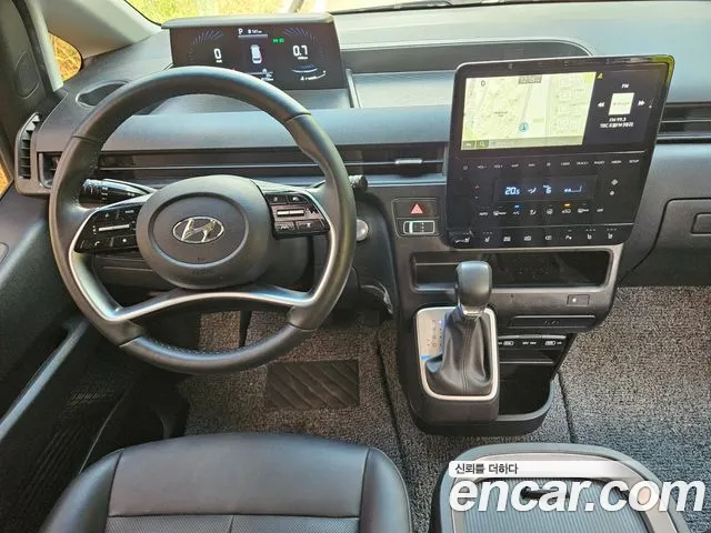 Hyundai Staria 2023 thumb 7