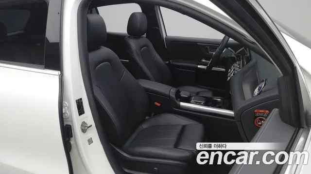 Mercedes-Benz GLA 2021 thumb 10