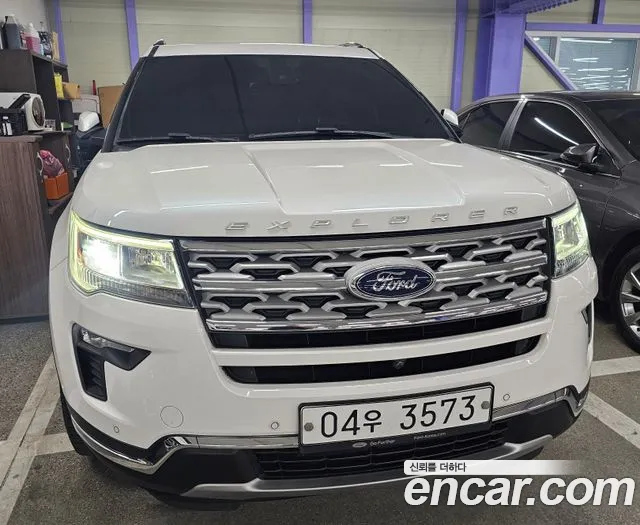 Ford Explorer 2018 thumb 2