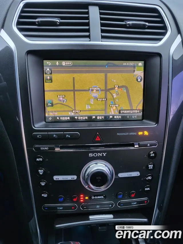 Ford Explorer 2018 thumb 4