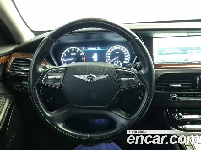 Genesis G90 2017 thumb 10