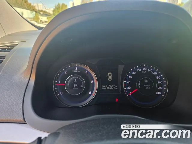 Hyundai i40 2013 thumb 10