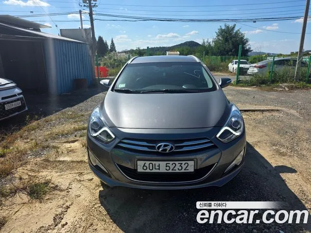 Hyundai i40 2013 thumb 12