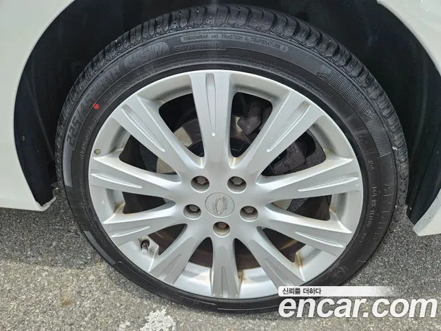Renault-KoreaSamsung SM5 2011 thumb 5