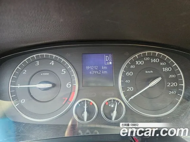 Renault-KoreaSamsung SM5 2011 thumb 8