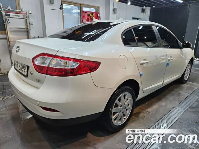Renault-KoreaSamsung Fluence 2010 thumb 4