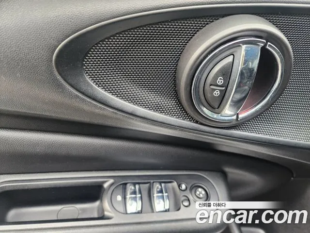 MINI Clubman 2018 thumb 10