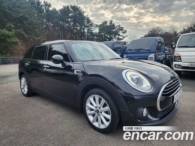 MINI Clubman 2018 thumb 12