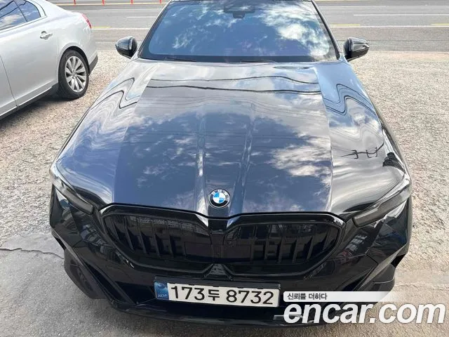 BMW 5-Series 2025 thumb 3