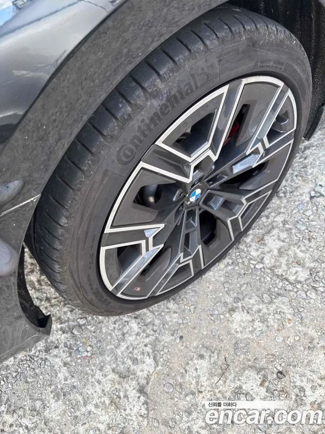 BMW 5-Series 2025 thumb 5