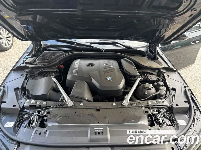 BMW 5-Series 2025 thumb 6