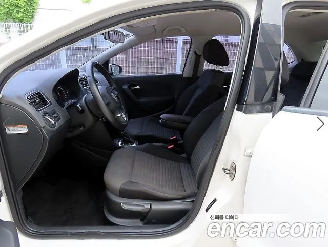 Volkswagen Polo 2013 thumb 5