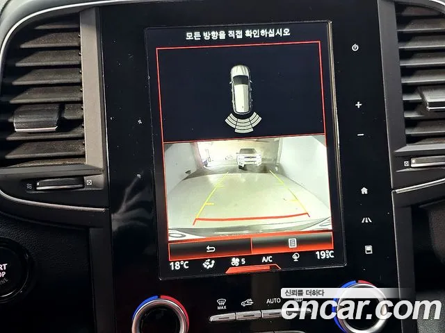 Renault-KoreaSamsung Koleos 2016 thumb 6