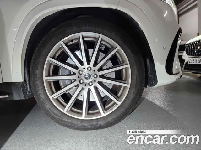 Mercedes-Benz GLS 2025 thumb 6