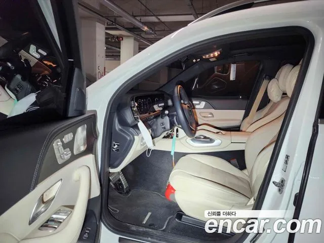Mercedes-Benz GLS 2025 thumb 9