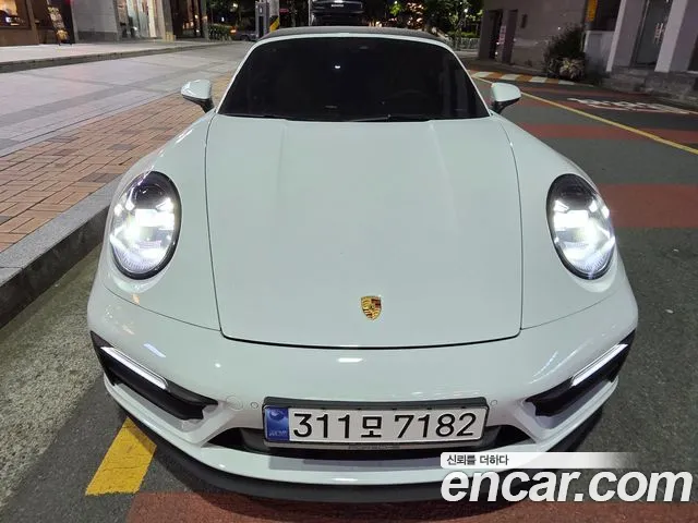 Porsche 911 2023 thumb 8