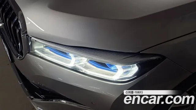 BMW 7-Series 2020 thumb 2