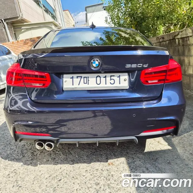BMW 3-Series 2016 thumb 4