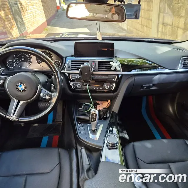 BMW 3-Series 2016 thumb 7