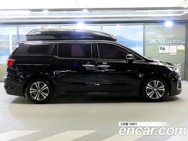 Kia Carnival 2019 thumb 3
