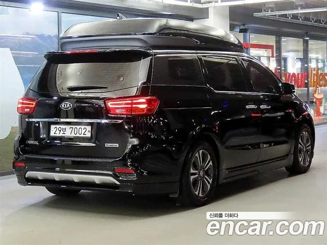 Kia Carnival 2019 thumb 4