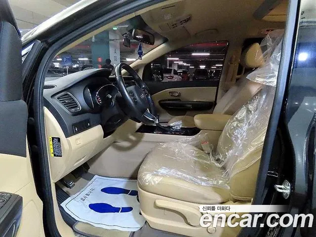 Kia Carnival 2019 thumb 6